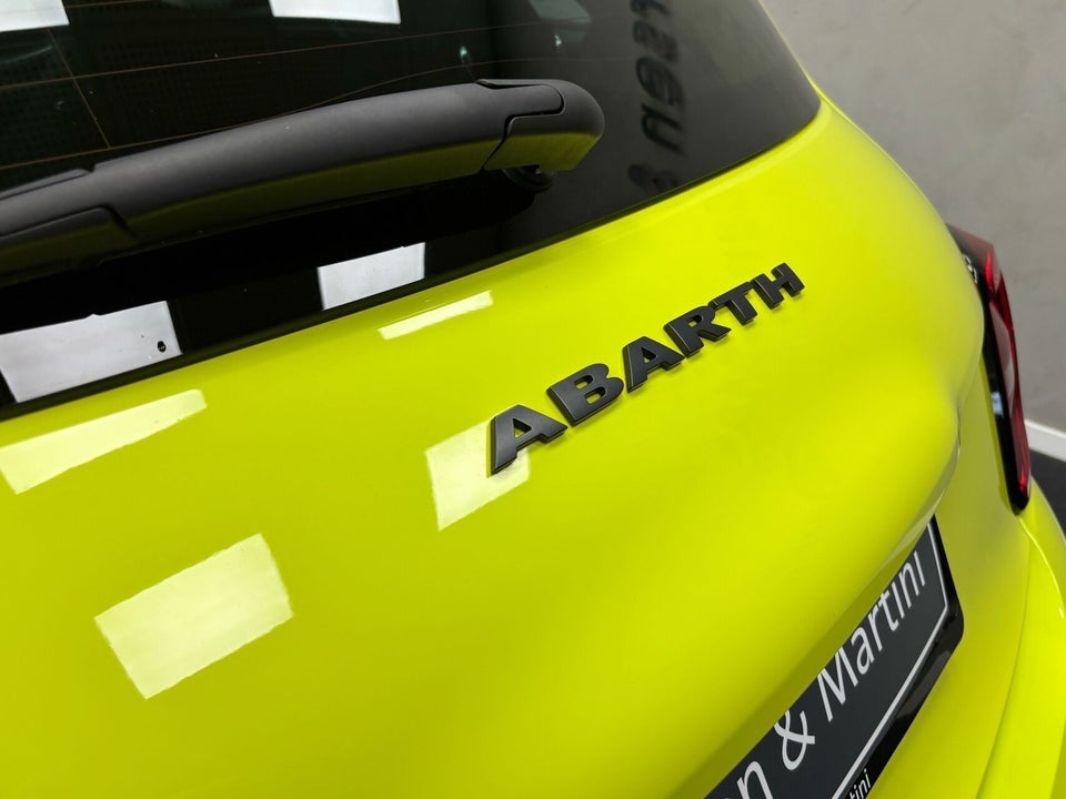 Abarth 500e Scorpionissima 3d