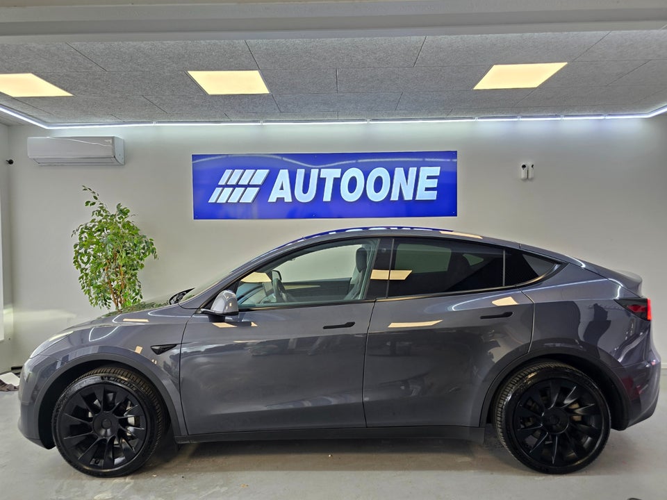 Tesla Model Y Long Range AWD 5d