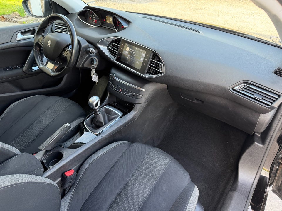 Peugeot 308 1,6 BlueHDi 120 Style SW 5d