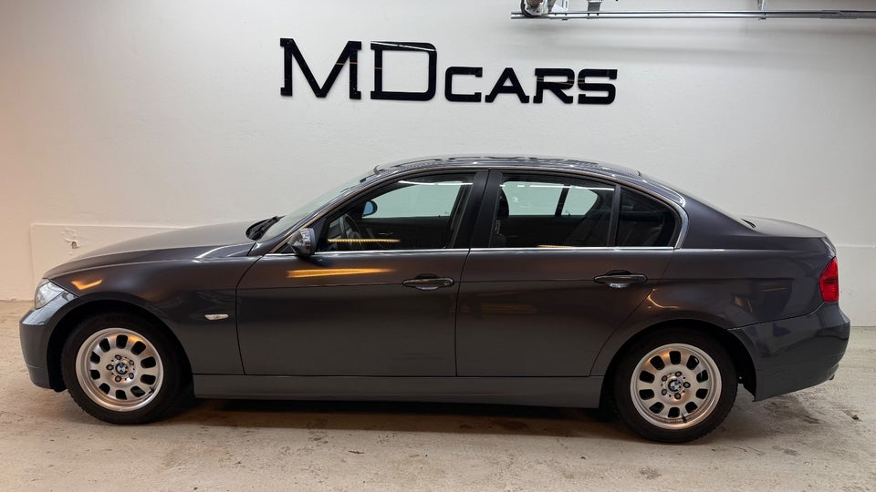 BMW 320i 2,0  4d