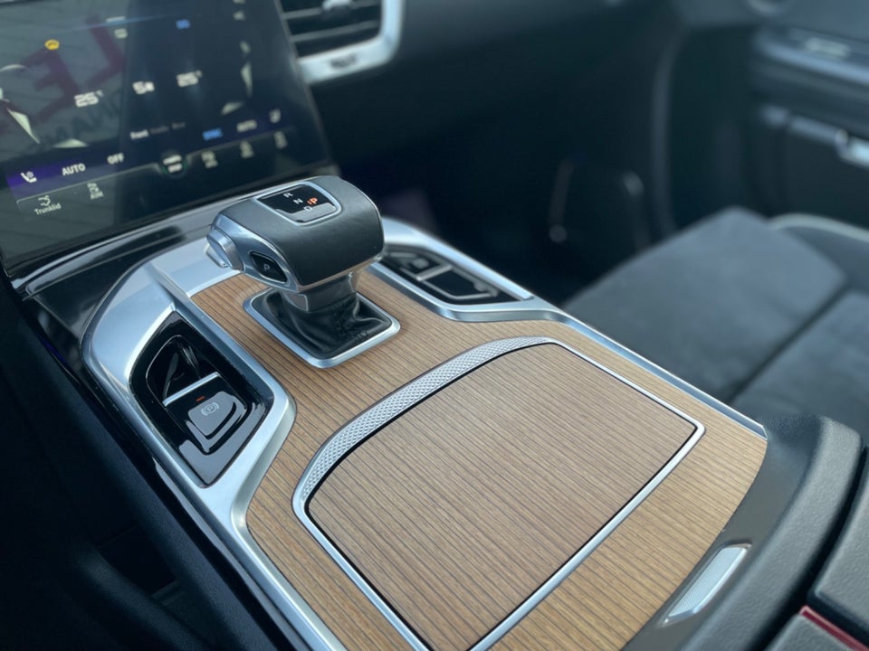 Hongqi E-HS9 99 Premium 5d