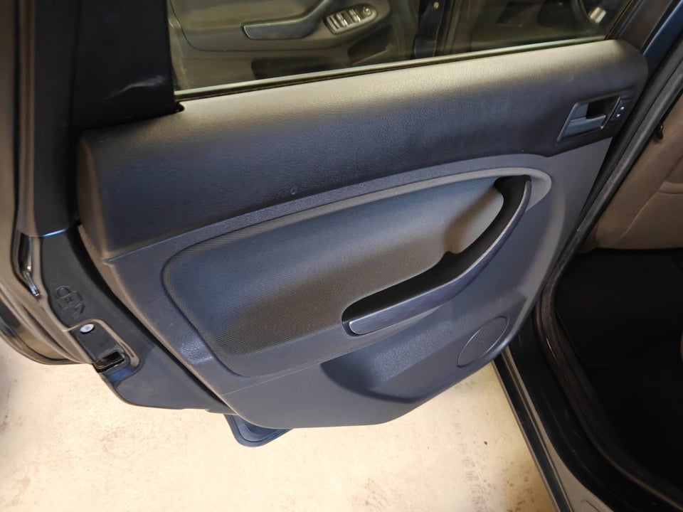 Ford C-MAX 1,6 TDCi 109 Trend 5d