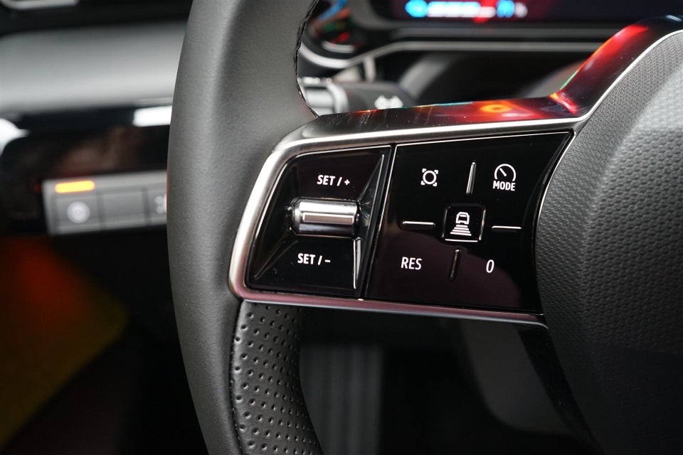 Renault 5 E-Tech 52 Iconic 5d