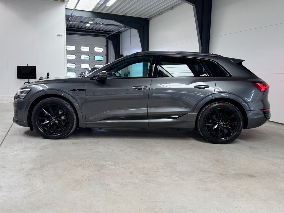 Audi Q8 e-tron 55 S-line quattro 5d