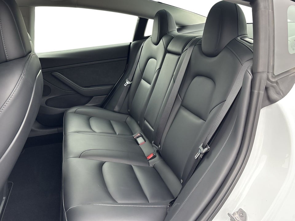 Tesla Model 3 RWD 4d