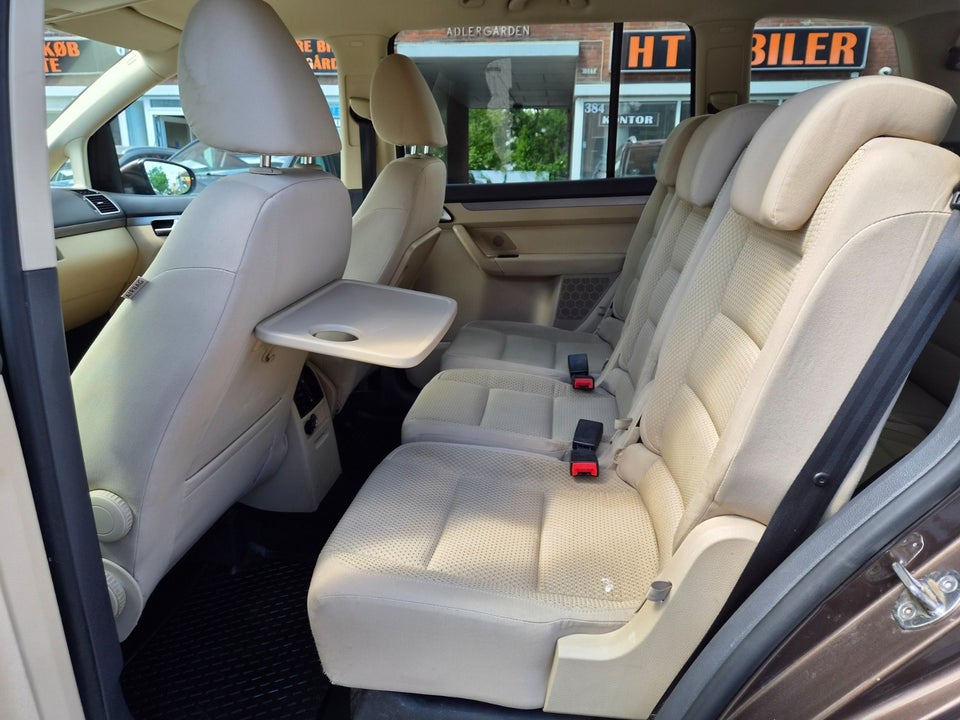 VW Touran 2,0 TDi 140 Comfortline DSG 7prs 5d