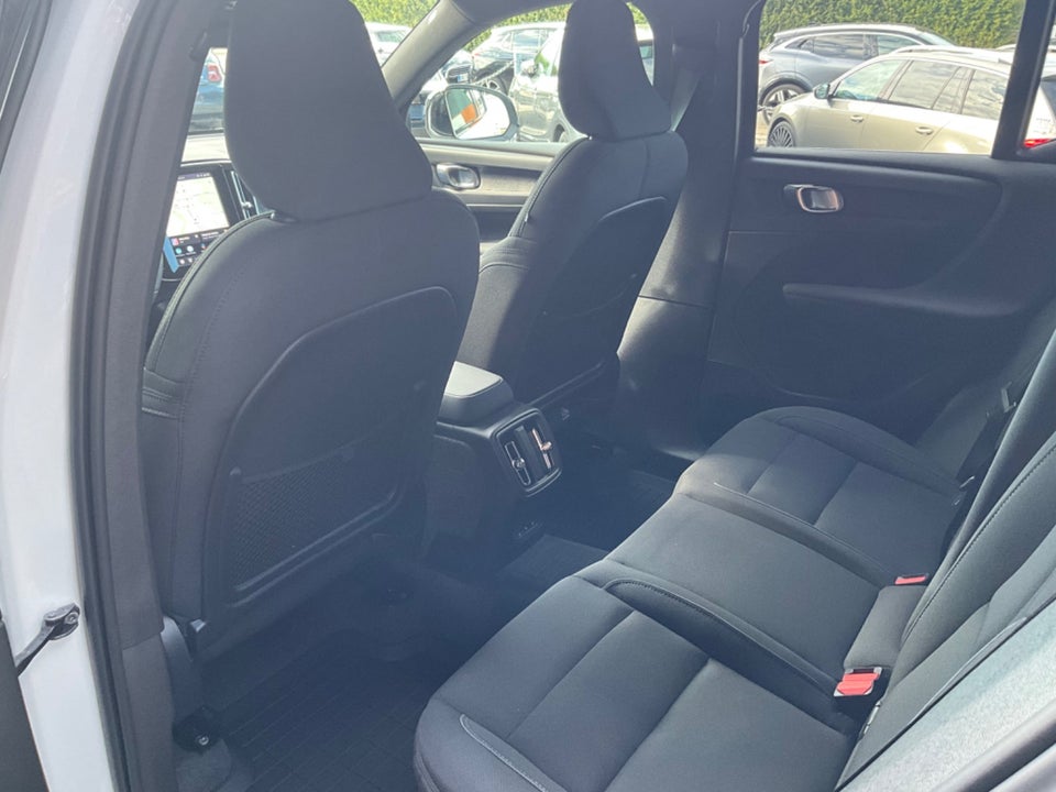 Volvo XC40 ReCharge Extended Range Plus 5d