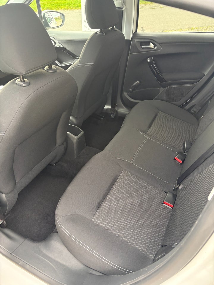 Peugeot 208 1,5 BlueHDi 100 Envy+ 5d