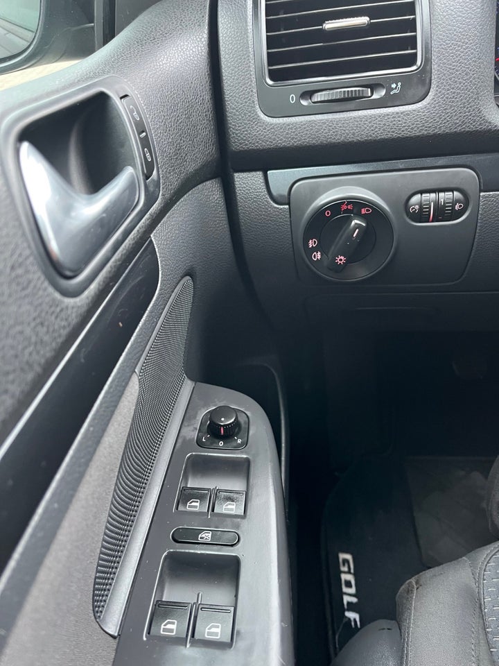 VW Golf V 1,6 GT Sport 5d