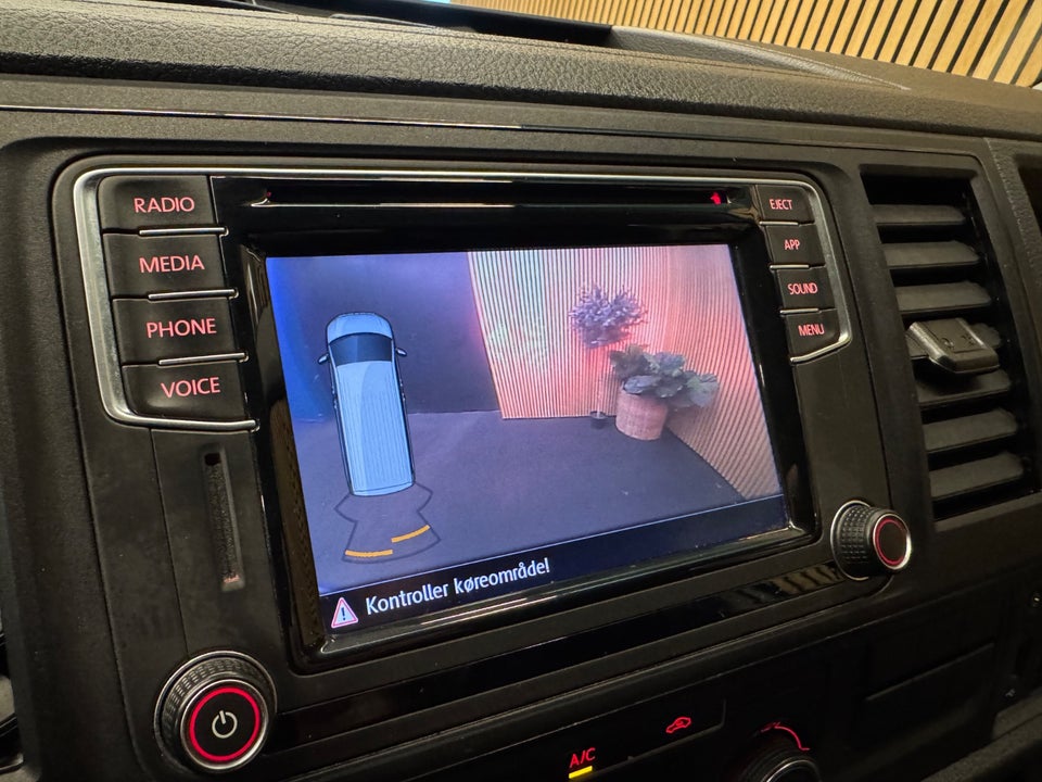 VW Transporter 2,0 TDi 150 Kassevogn DSG lang