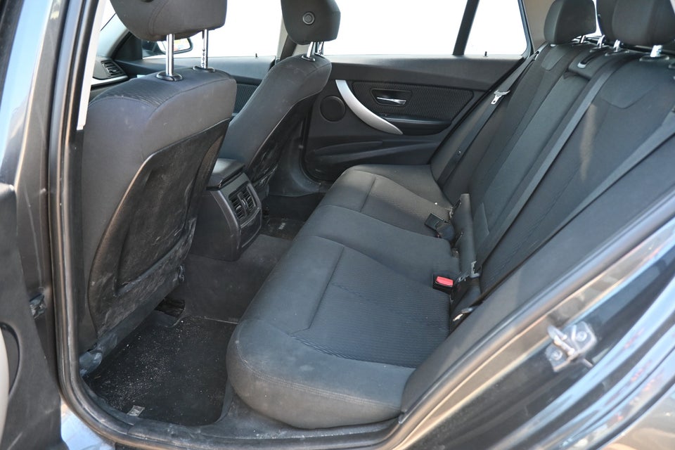 BMW 320d 2,0 Touring 5d