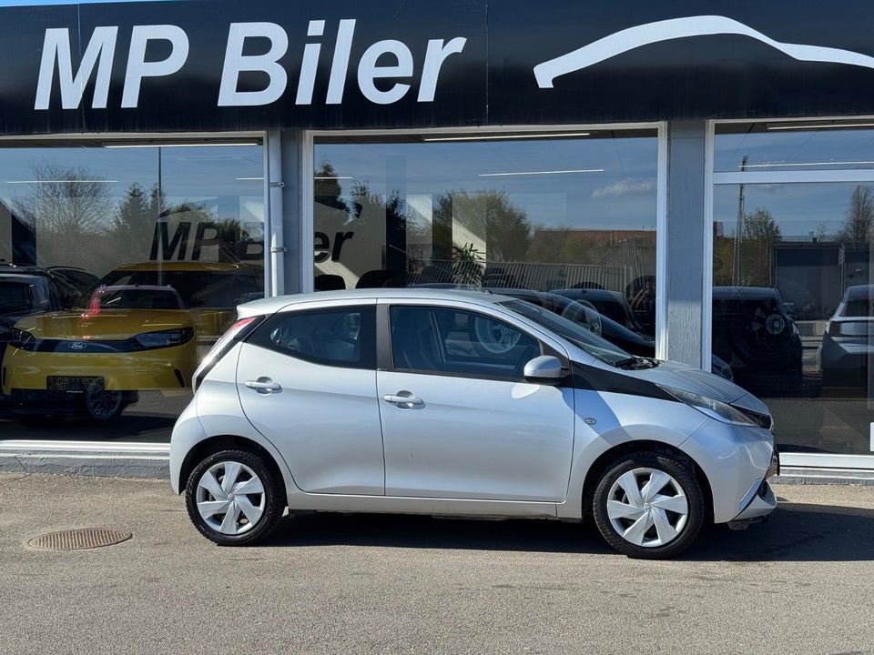 Toyota Aygo 1,0 VVT-i x-play 5d