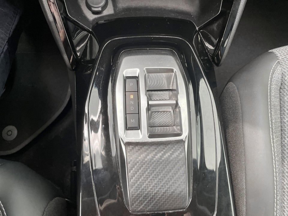 Peugeot 2008 1,2 PureTech 130 First Selection EAT8 5d