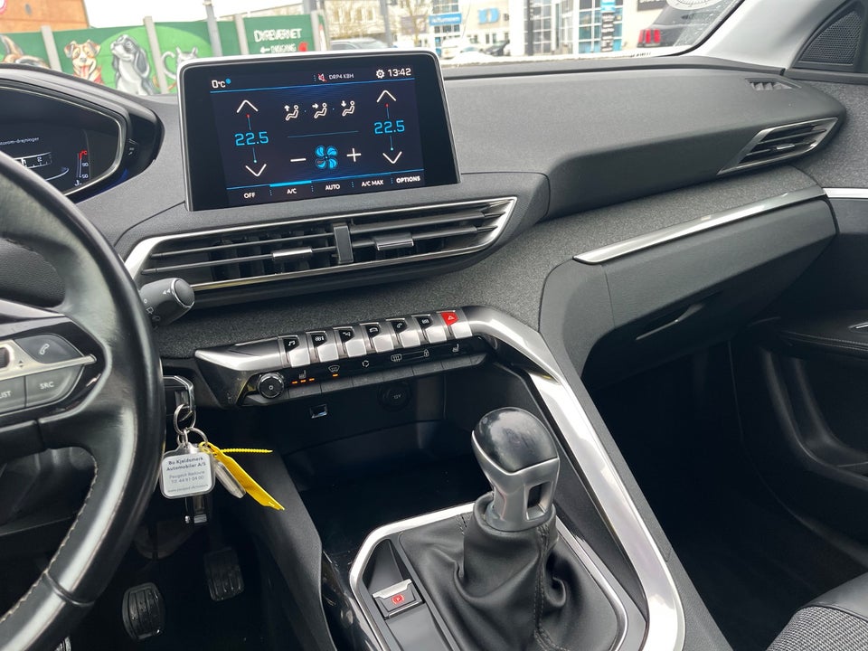 Peugeot 3008 1,2 e-THP 130 Allure 5d