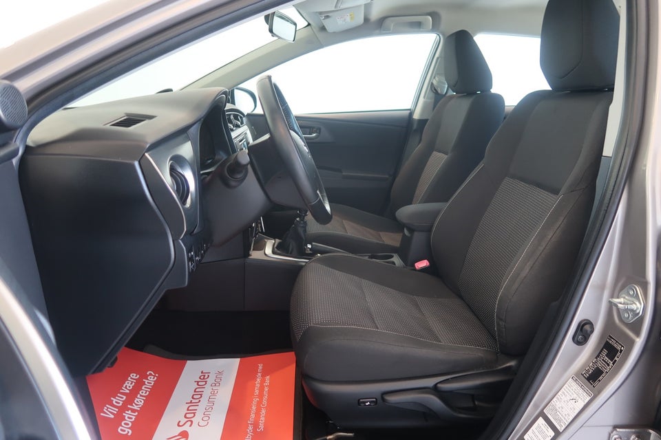 Toyota Auris 1,6 T2+ 5d