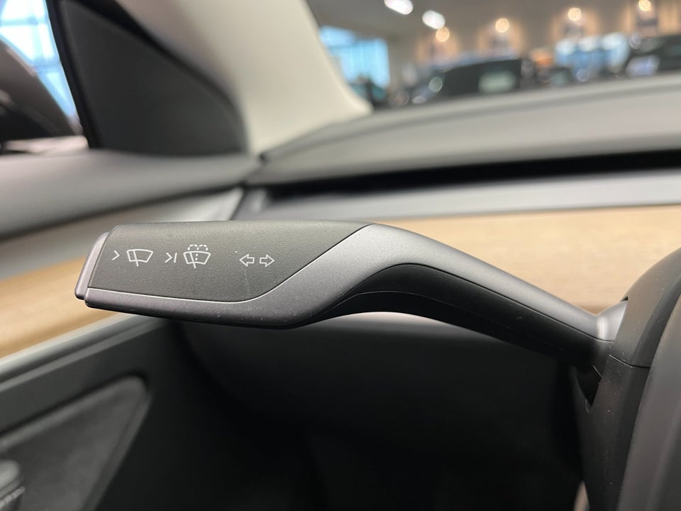 Tesla Model 3 Long Range RWD 4d