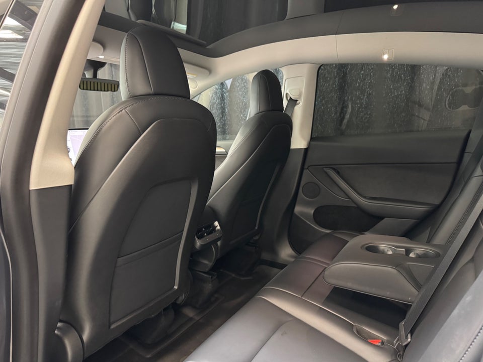 Tesla Model Y Long Range AWD 5d
