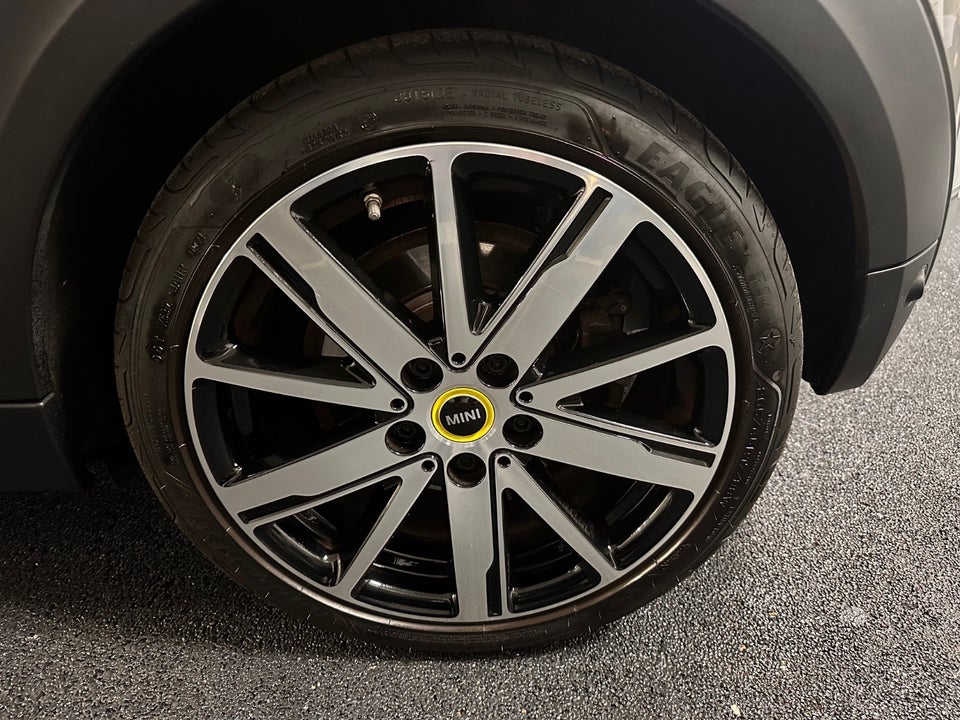 MINI Cooper SE Experience 3d