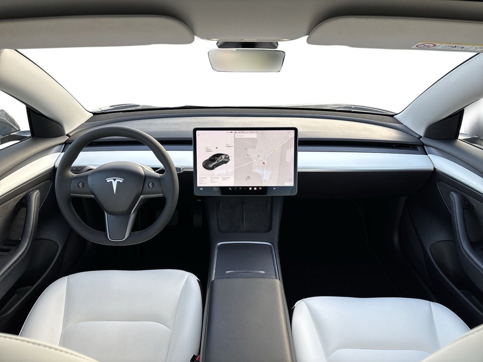 Tesla Model 3 Standard Range+ RWD 4d