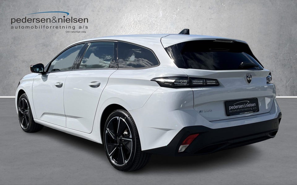Peugeot e-308 54 Style SW 5d