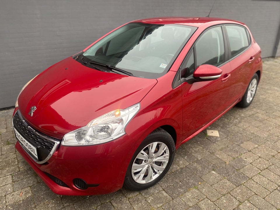 Peugeot 208 1,2 VTi Allure 5d