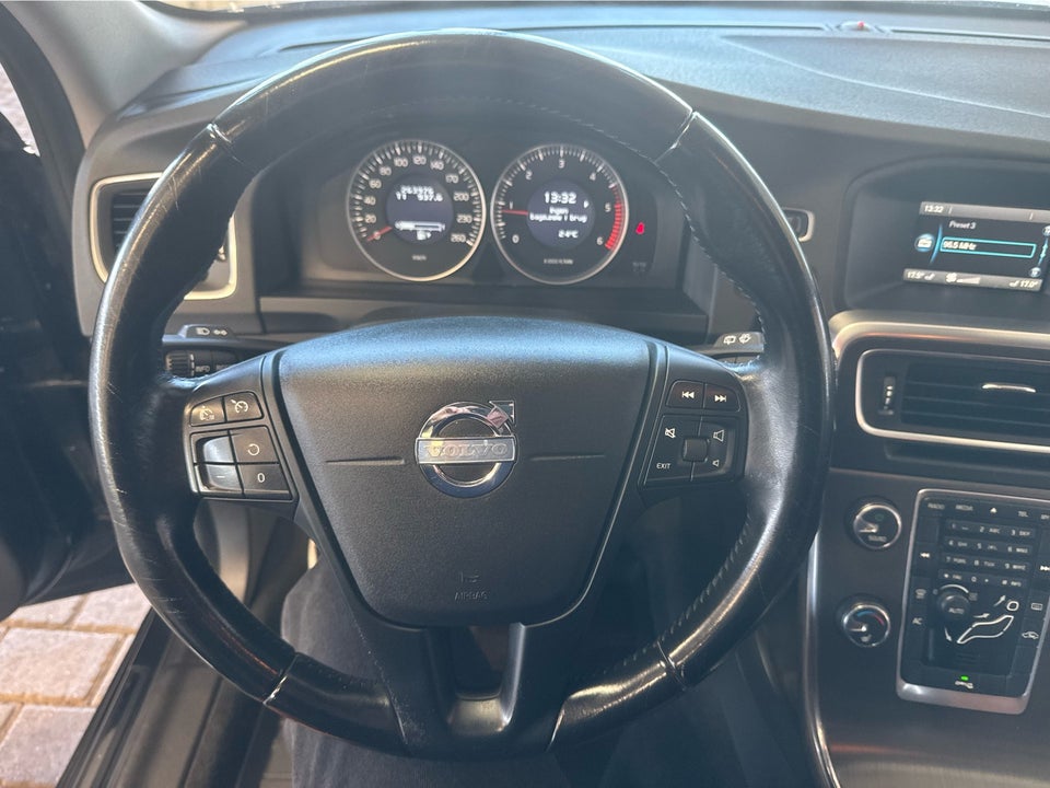 Volvo V60 1,6 DRIVe Momentum 5d
