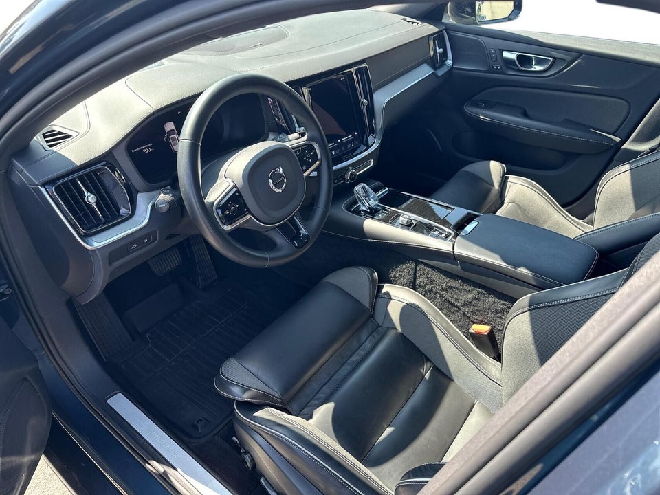 Volvo V60 2,0 T6 ReCharge Ultimate Dark aut. AWD 5d