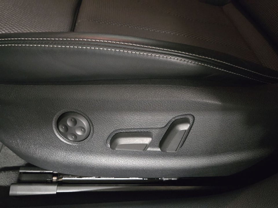 Audi A3 1,4 e-tron S-line Sportback S-tr. 5d