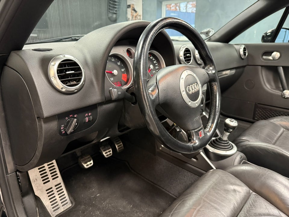 Audi TT 1,8 T 225 Roadster quattro 2d