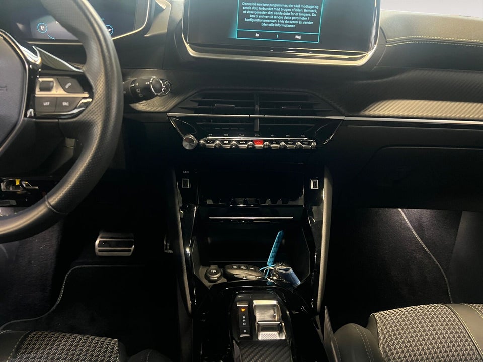 Peugeot e-208 50 GT 5d