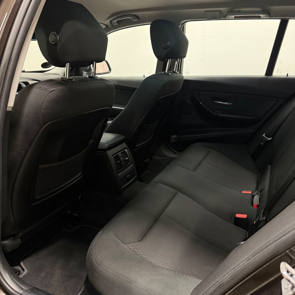 BMW 320d 2,0 Touring aut. 5d