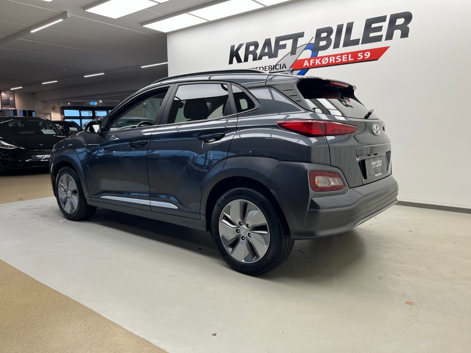 Hyundai Kona 64 EV Essential 5d