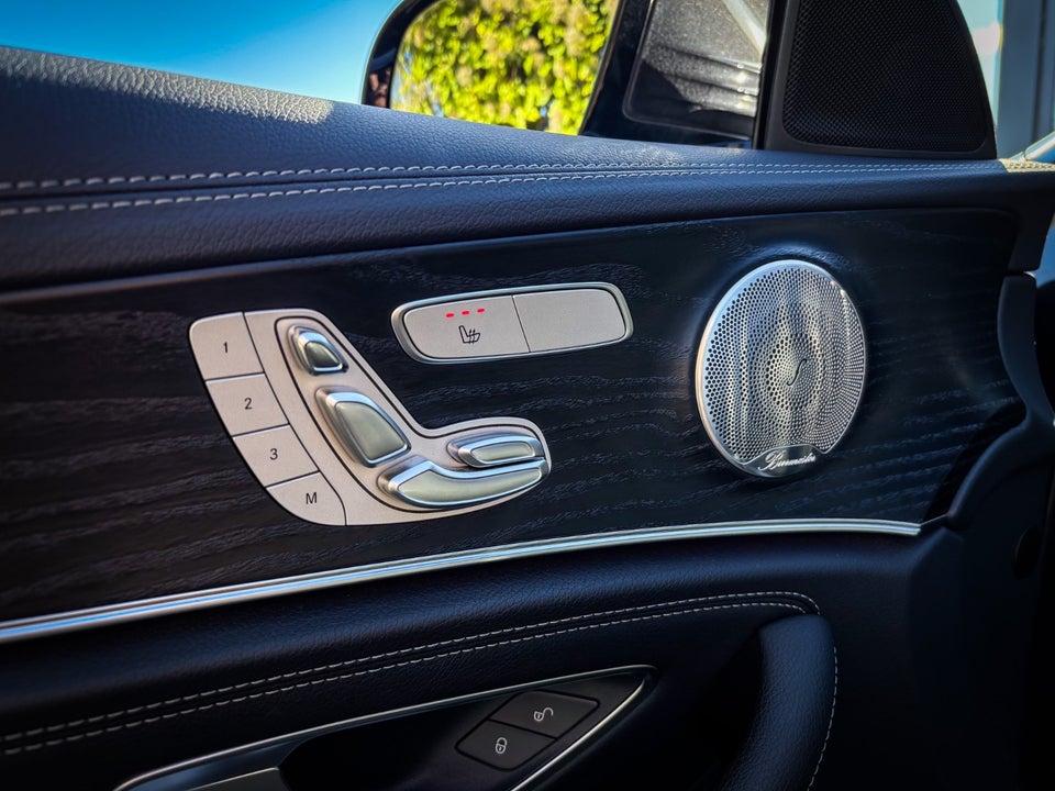 Mercedes E300 de 2,0 AMG Line stc. aut. 4Matic 5d