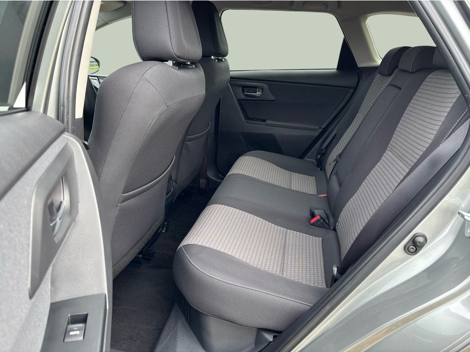 Toyota Auris 1,8 Hybrid H2 Style Touring Sports CVT 5d