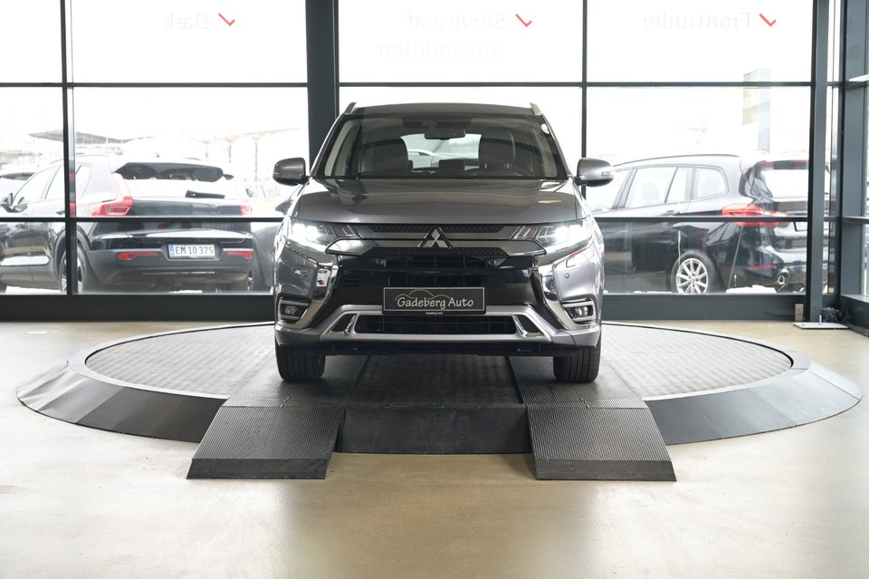Mitsubishi Outlander 2,4 PHEV Intense CVT 4WD 5d