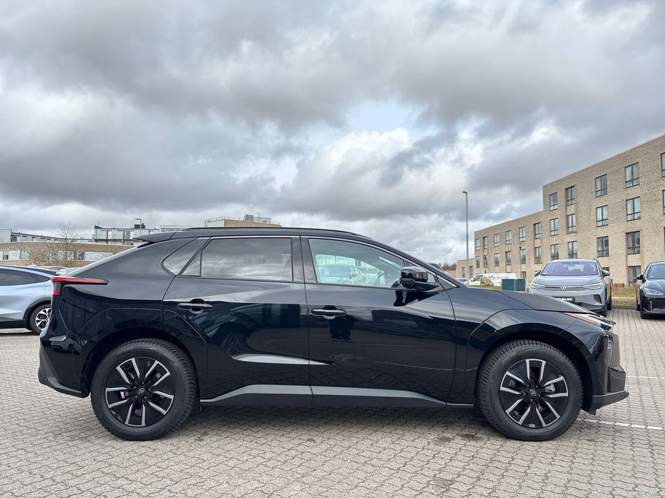 Toyota bZ4X 73 Executive 5d