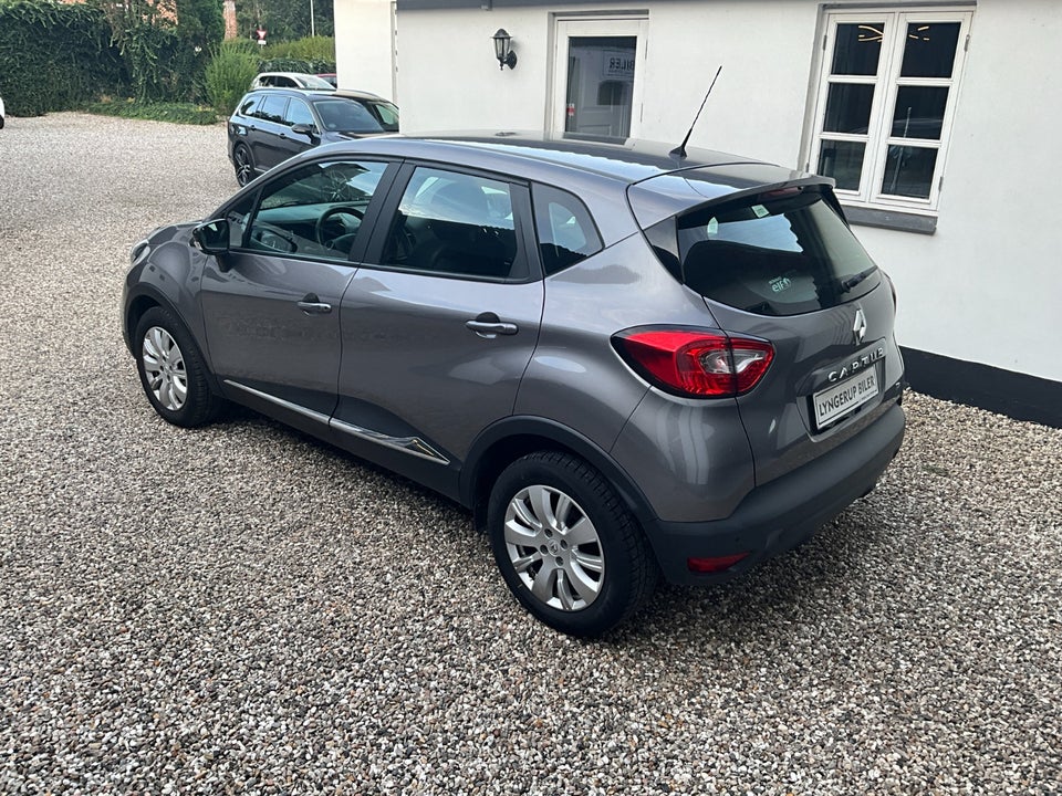 Renault Captur 0,9 TCe 90 Expression 5d