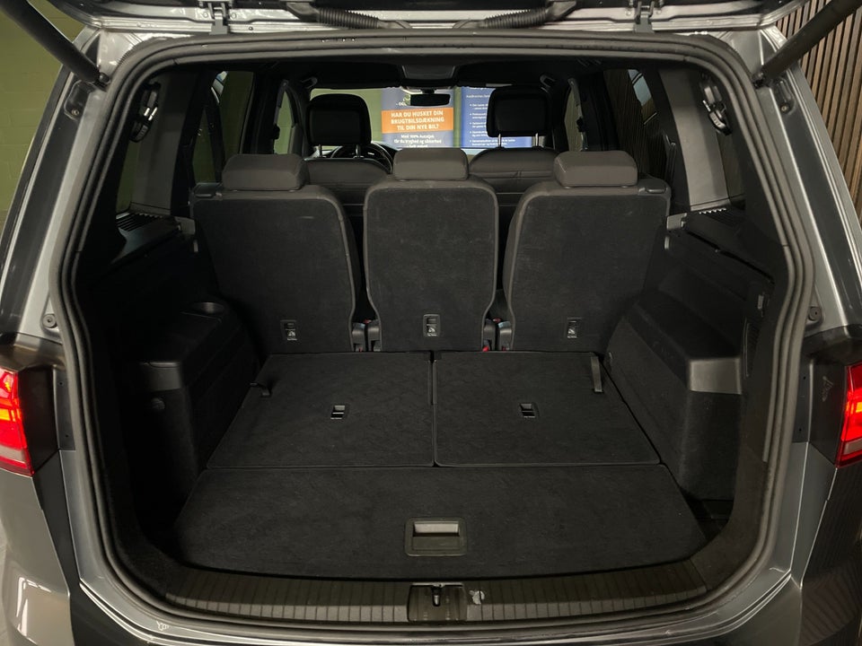 VW Touran 2,0 TDi 150 R-line DSG 7prs 5d