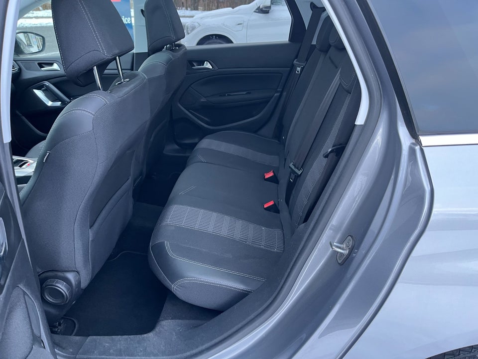 Peugeot 308 1,5 BlueHDi 130 Allure+ Sky SW 5d