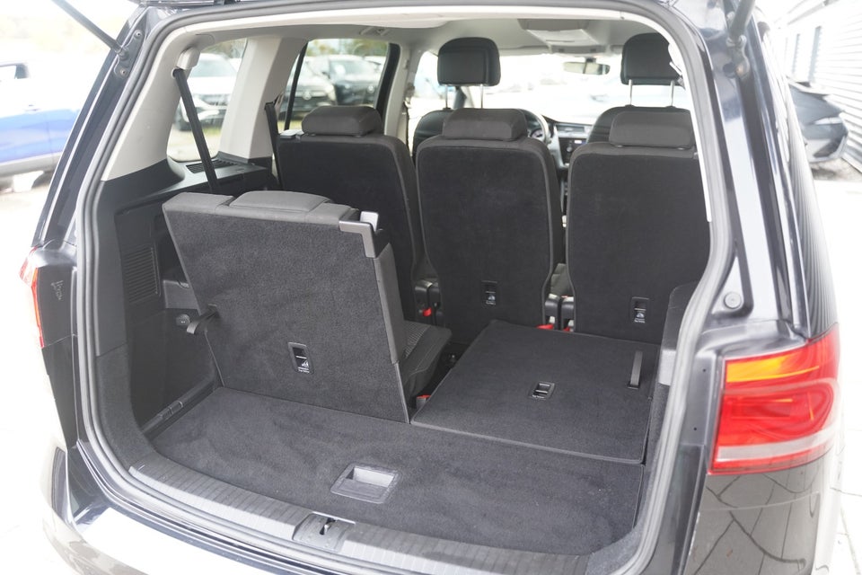 VW Touran 1,6 TDi 115 Comfortline 7prs 5d
