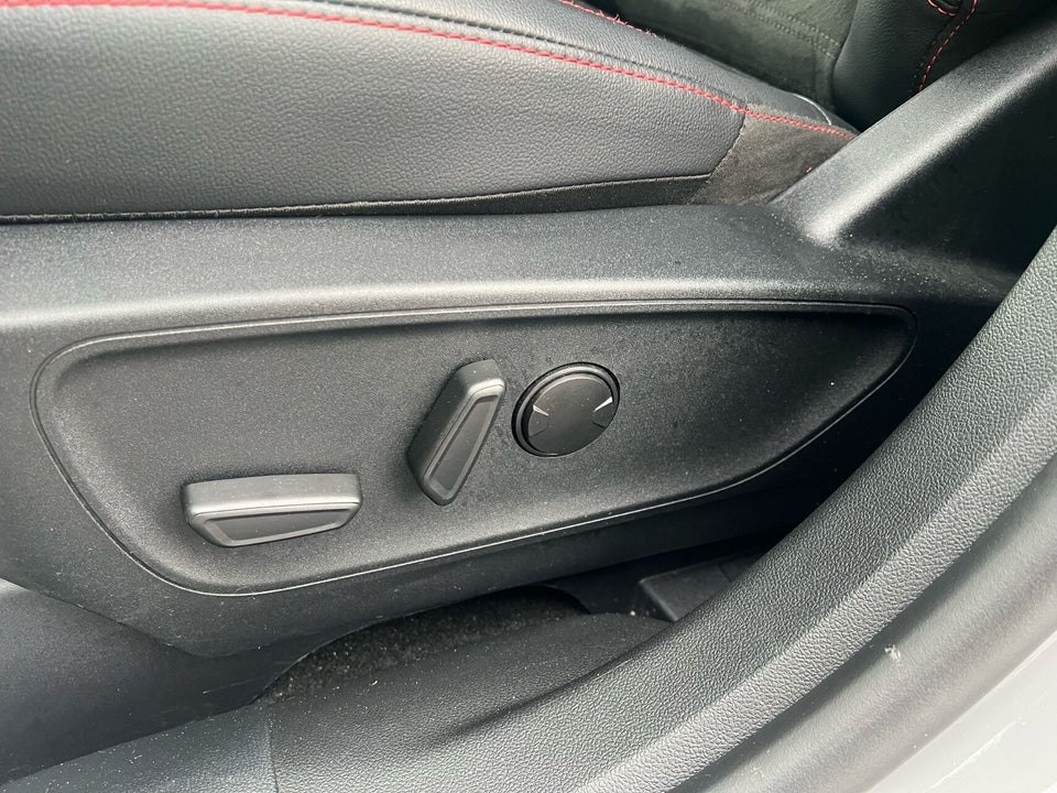Ford Kuga 2,5 PHEV Graphite Tech CVT 5d