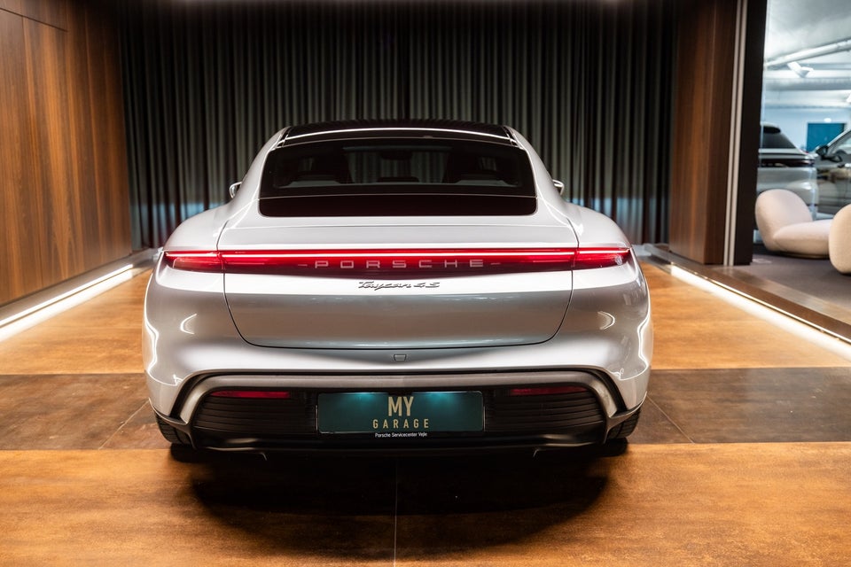 Porsche Taycan 4S 4d