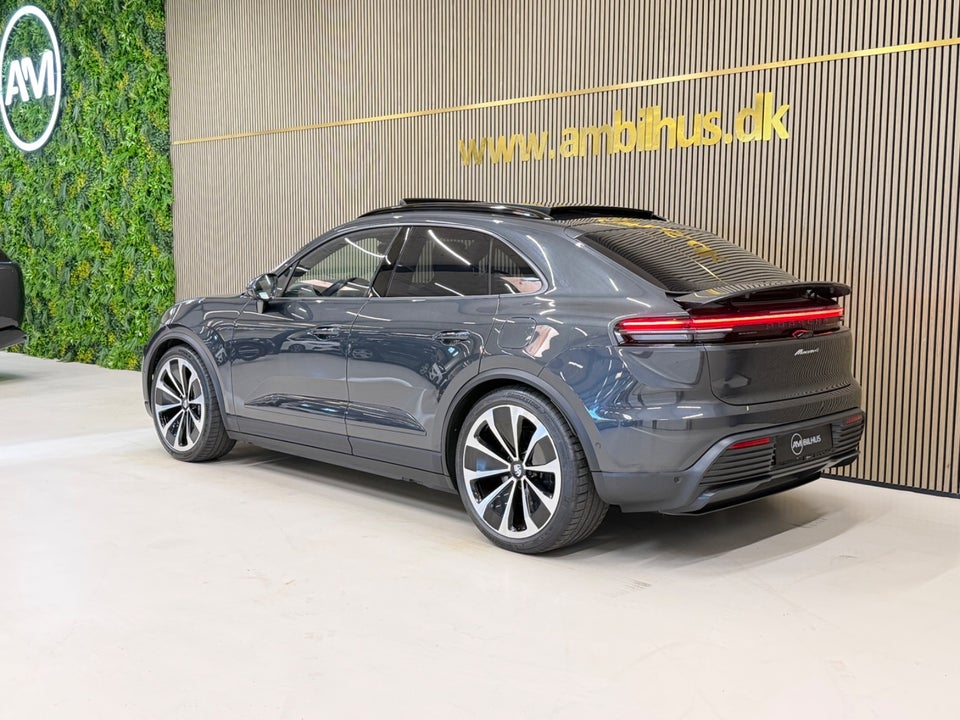 Porsche Macan 4 5d