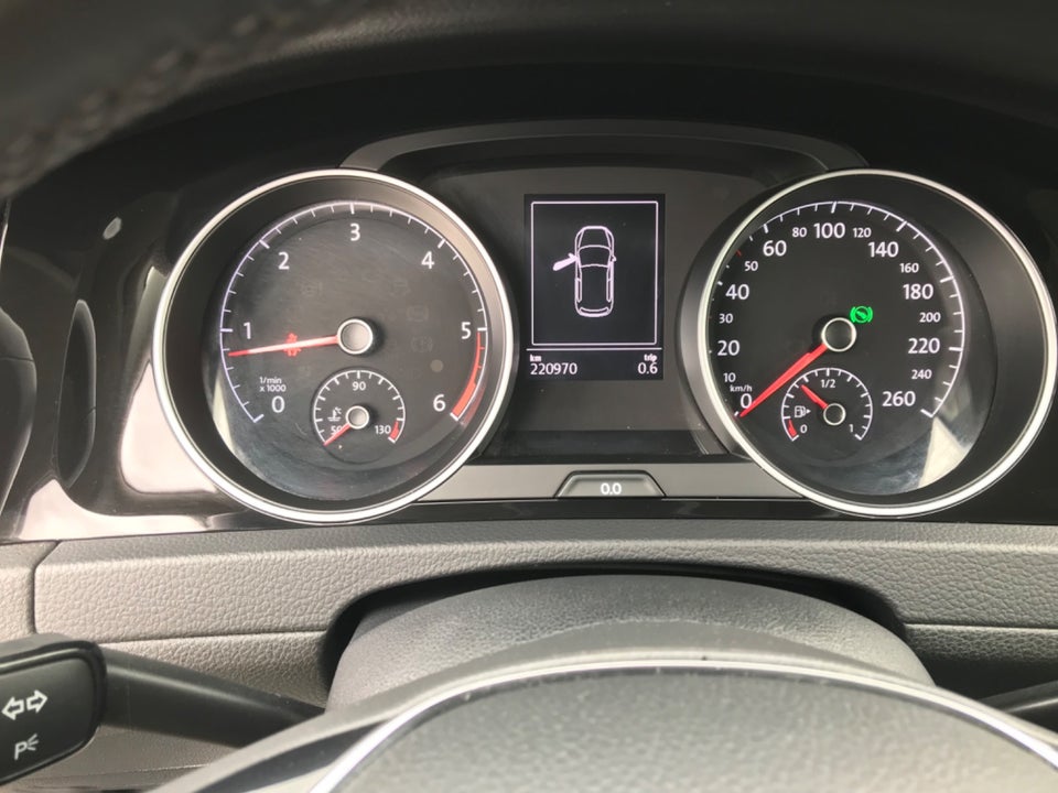 VW Golf VII 1,6 TDi 115 IQ.Drive 5d