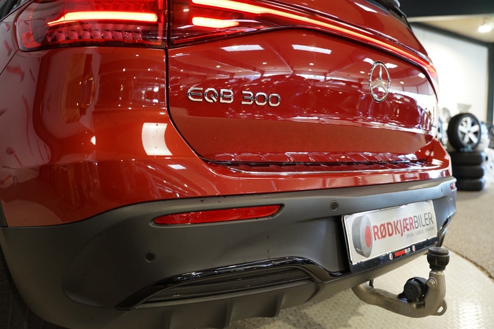 Mercedes EQB300 AMG Line 4Matic 5d