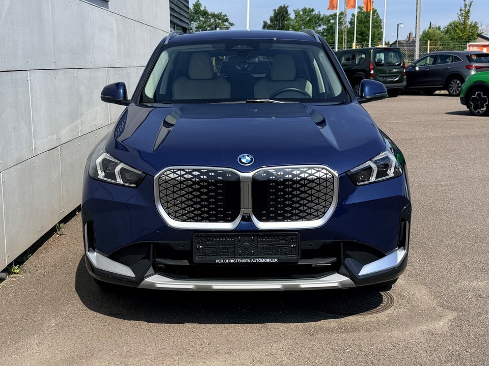 BMW iX1 eDrive20 X-Line 5d