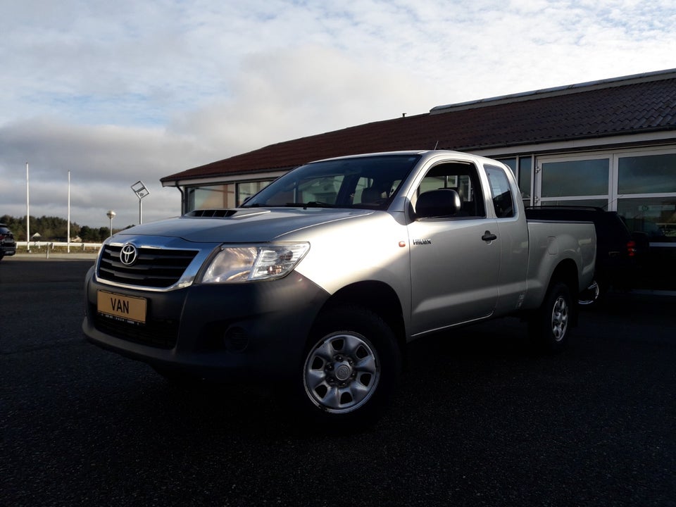 Toyota HiLux 2,5 D-4D 144 Ex.Kab 4x4 T2 2d