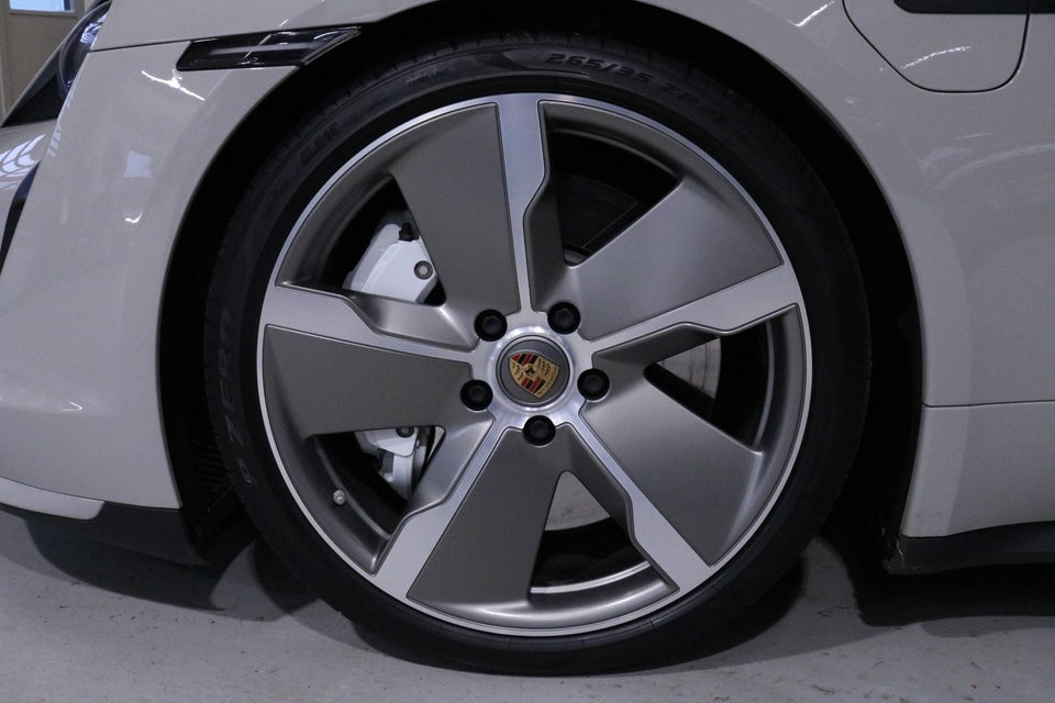 Porsche Taycan Turbo Performance+  4d