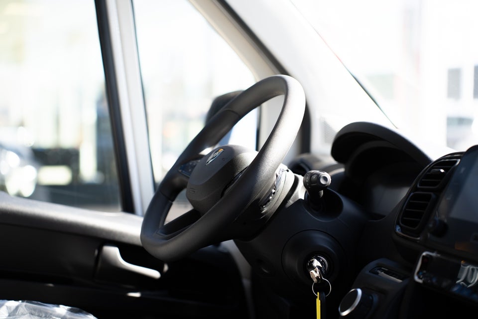 Peugeot e-Boxer 435 110 L3H2 Premium