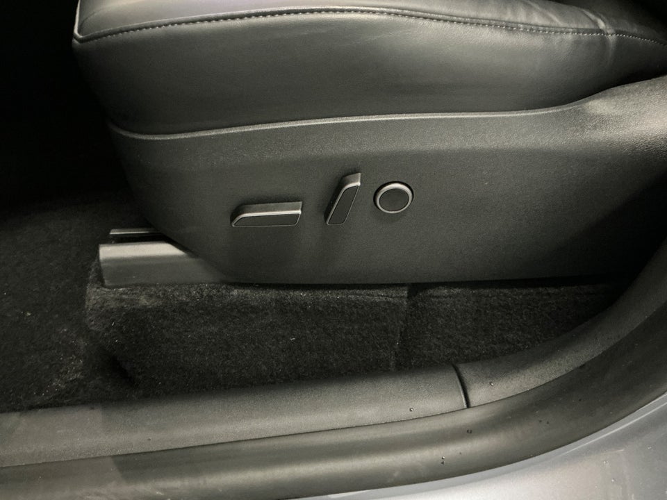 Tesla Model Y Long Range RWD 5d